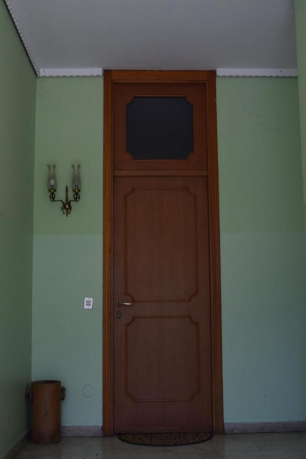 Apartamento Al Salice Tranquillita Nel Verde Via Amendola 24 Busto Arsizio Exterior foto